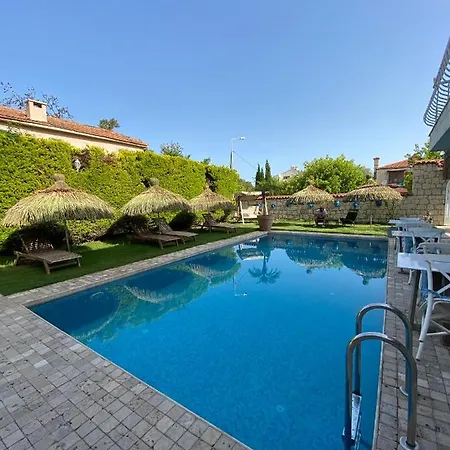 Alacati Roka Tas Butik Hotell *