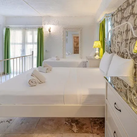 Alacati Roka Tas Butik Hotel *