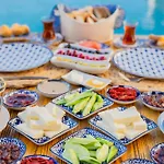 Alacati Roka Tas Butik Hotel Çeşme