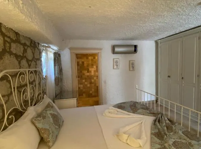 Otel Alaçati Roka Taş Butık