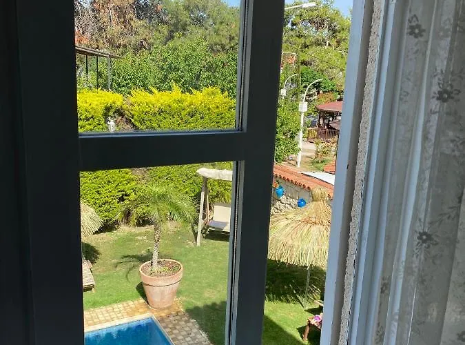 Otel Alaçati Roka Taş Butık