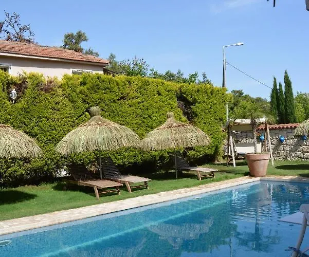 Alaçati Roka Taş Butık Çeşme