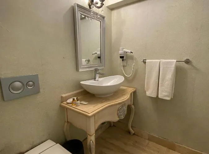 Alaçati Roka Taş Butık * Çeşme