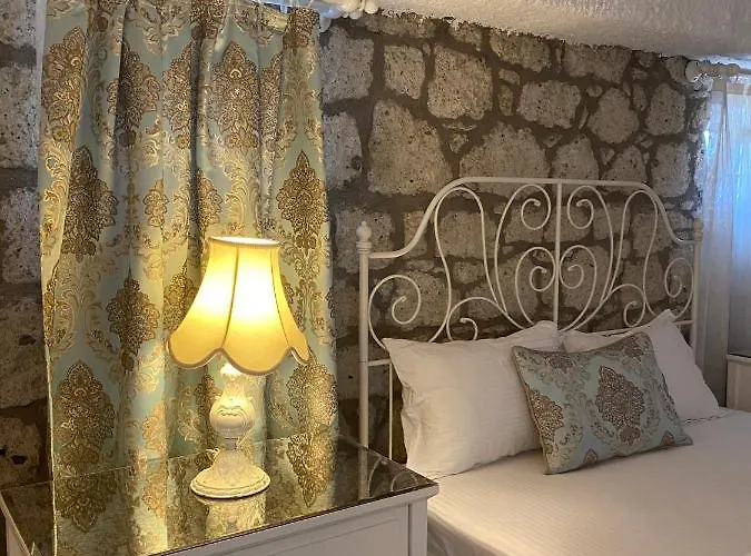 Alaçati Roka Taş Butık Otel Çeşme