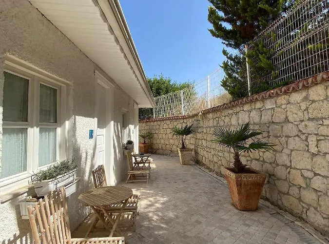 Otel Alaçati Roka Taş Butık *