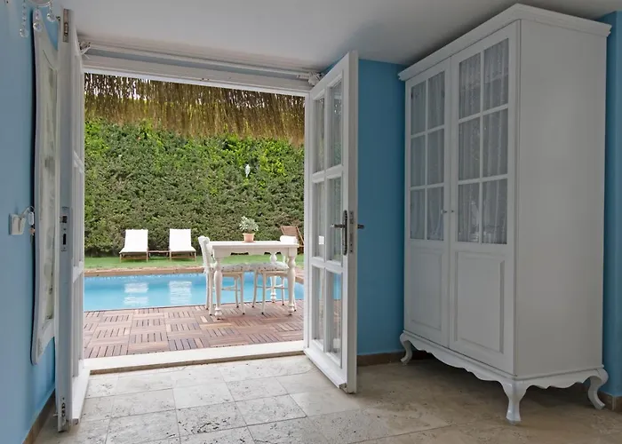 Otel Alaçati Roka Taş Butık *